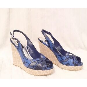 WHBM Sz 6.5 M SOPHIE Blue Faux Snakeskin Wedge